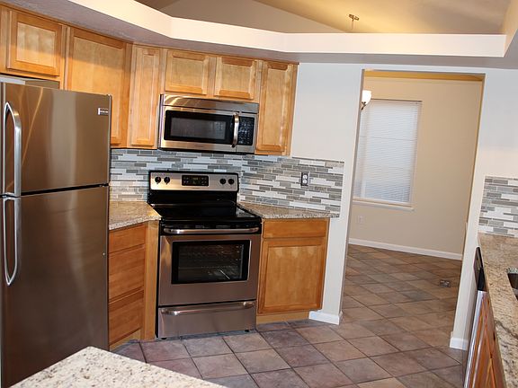 3rd image of 12252 Cherrywood St