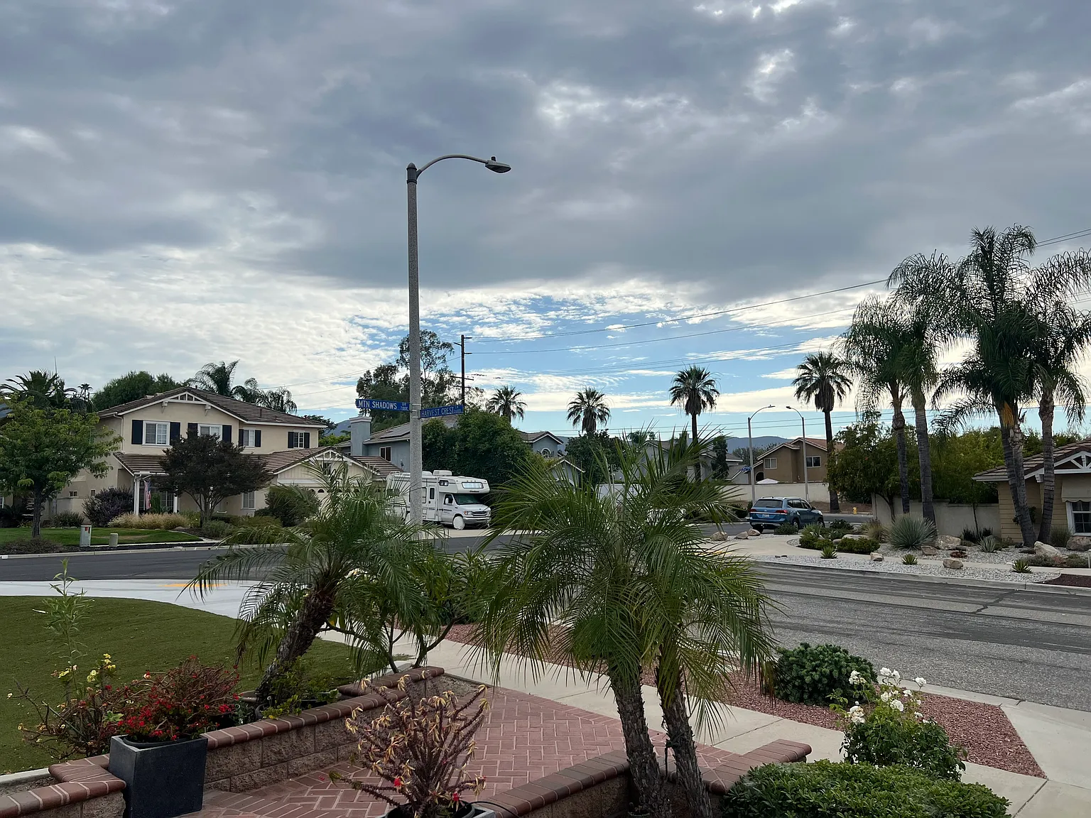 5 bed, 2600 sqft, $800 — Photo 2