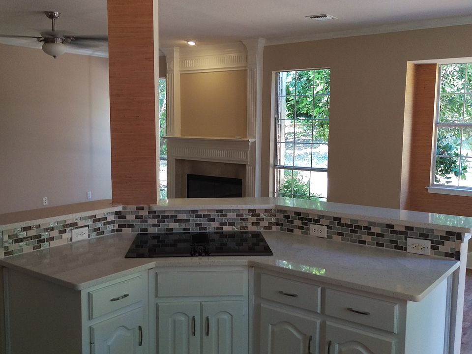 1st image of 3209 Laurel Ln