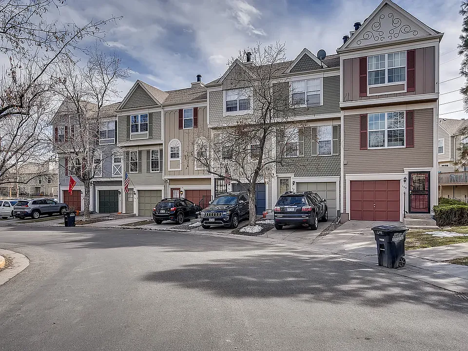 2 bed, 1298 sqft, $2,100 — Photo 2