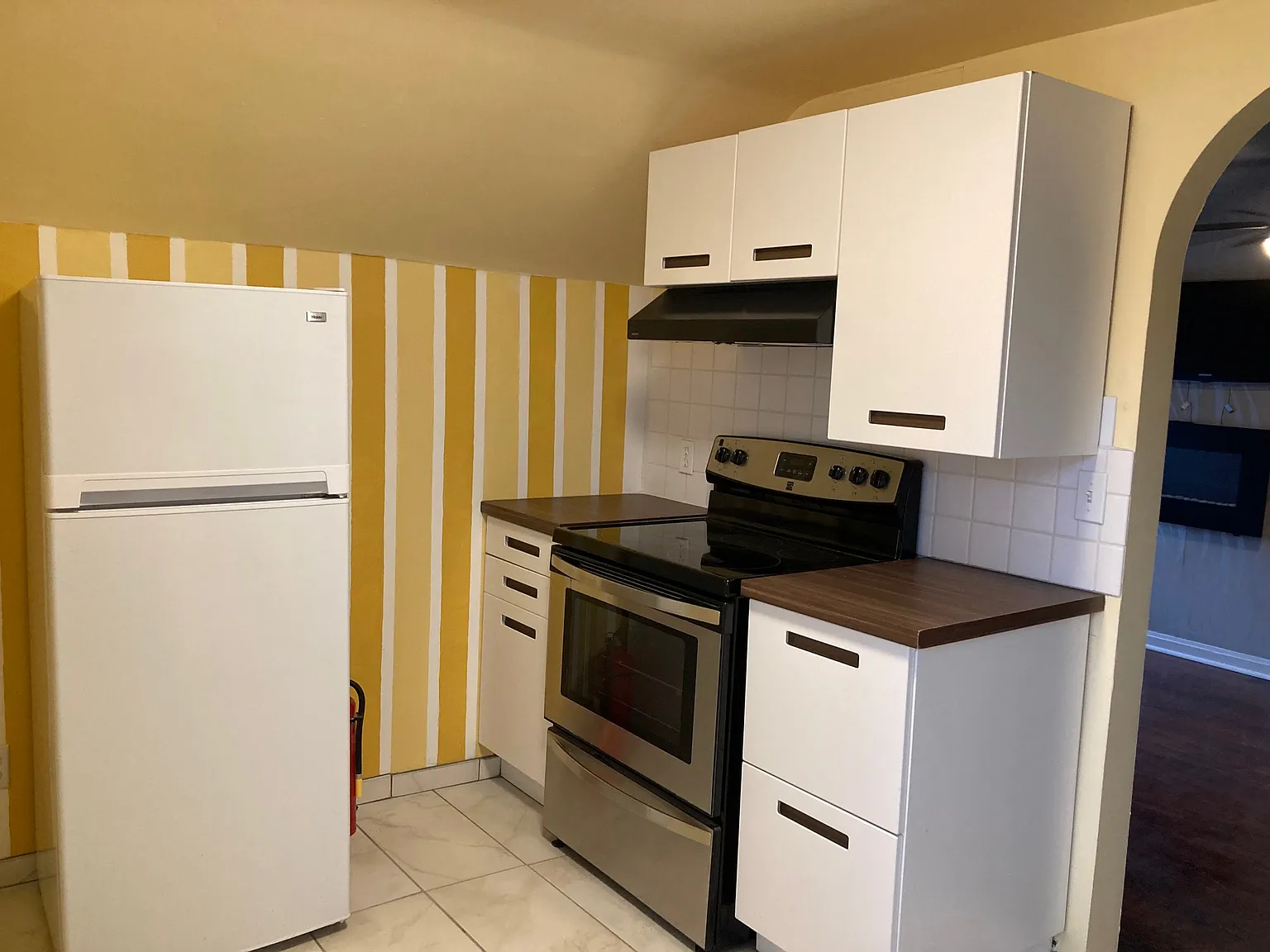 1 bed, 594 sqft, $1,200 — Photo 3