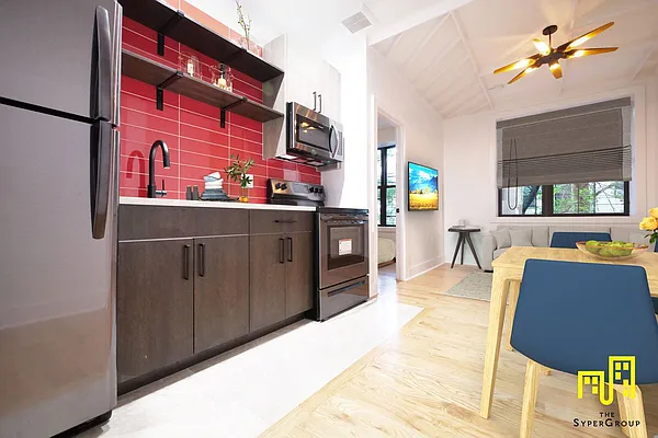 Rented by The Syper Group | media 35