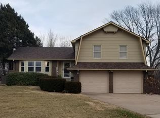 8233 E Bluestem Ct, Wichita, KS 67207
