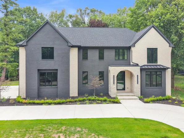 4546 Niagara Ln, Bloomfield Hills, MI 48301