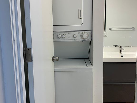 5th image of 1233 Taylor Ave N APT 404