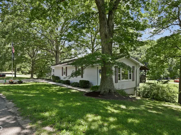 1529 Upper Schooner Rd, Nashville, IN 47448