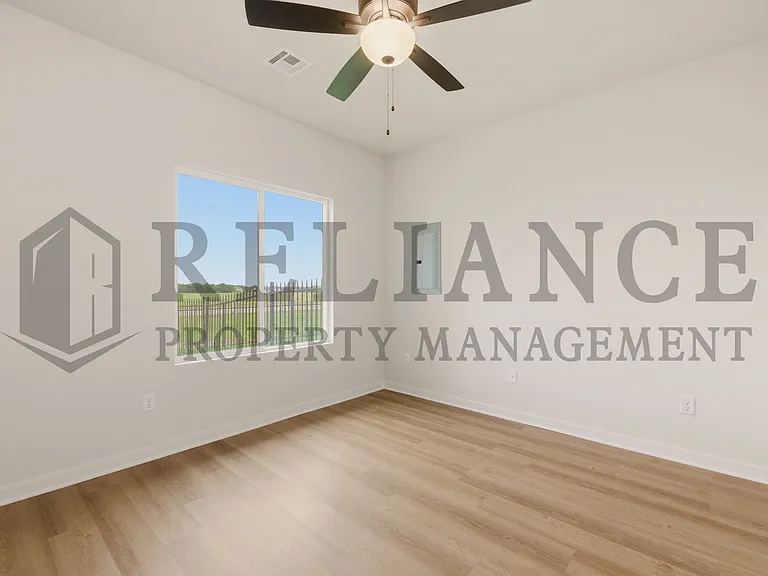 204 N Gowen St — Photo 33