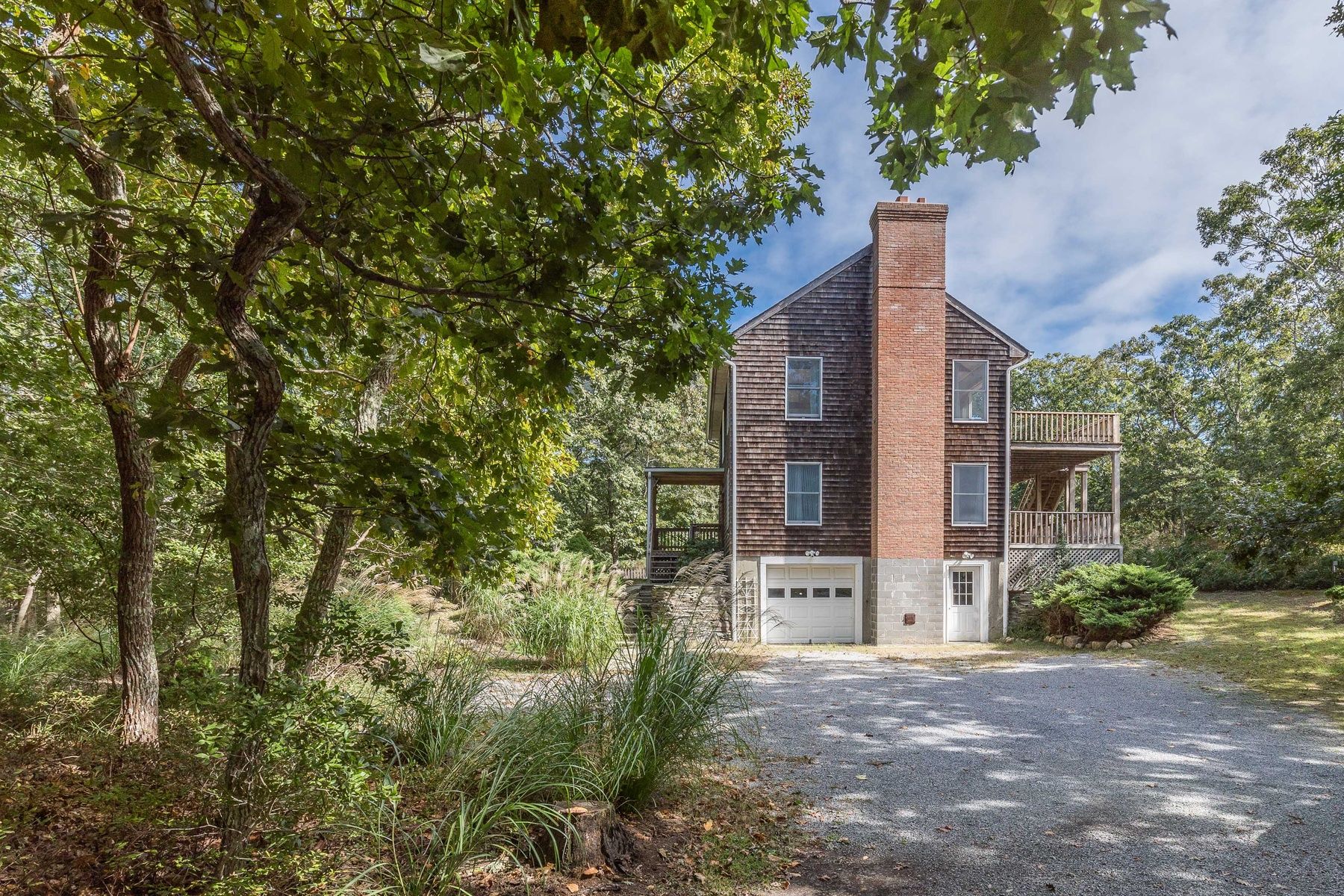 32 Hawks Nest Ln, Amagansett, NY 11930 Out East