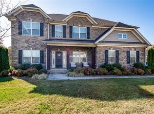 1090 Old Stone Ln, Kernersville, NC 27284