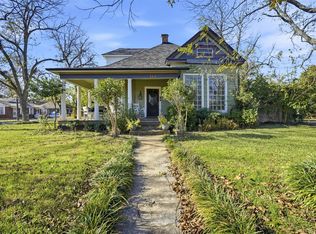 114 S Field St, Cleburne, TX 76033