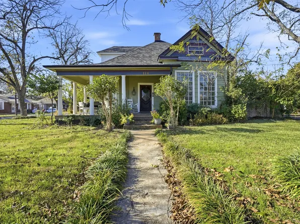 114 S Field St, Cleburne, TX 76033