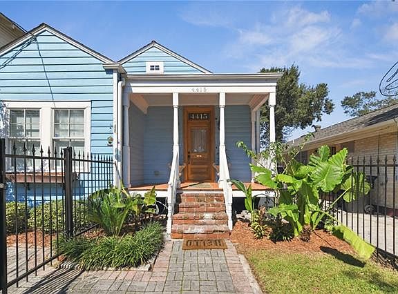3rd image of 4415 Fontainebleau Dr