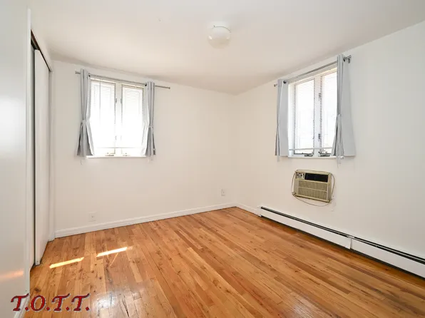 2136 East 63rd Street image 10 of 18