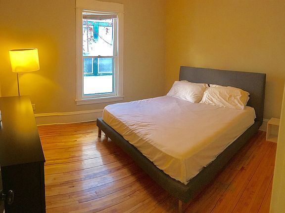 3rd image of 3016 Bryant Ave S