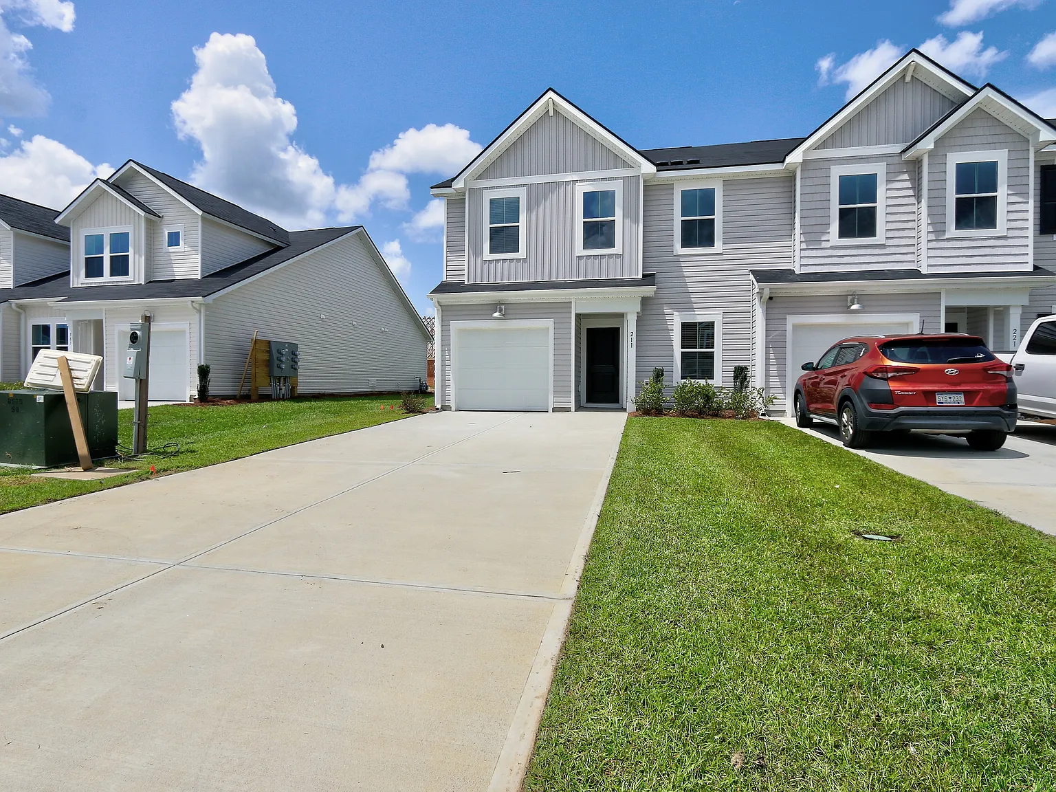 4 bed, 1972 sqft, $2,695 — Photo 3