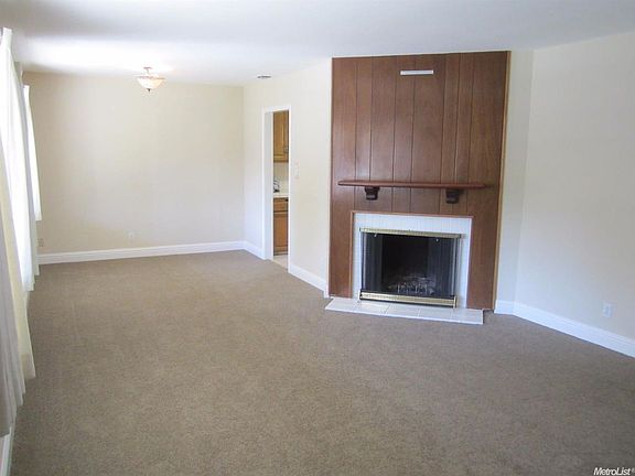 4th image of 6233 Fairfax Way