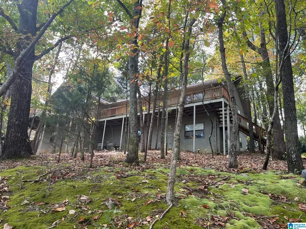 1129 Lawrence Dr, Anniston, AL 36207