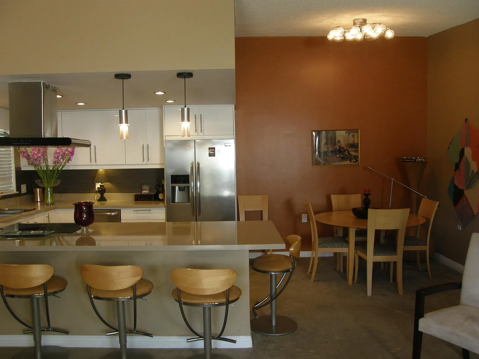 2 bed, 1040 sqft, $2,700 — Photo 4