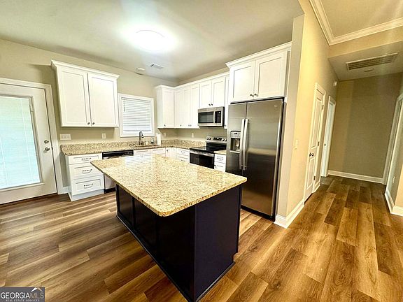 2nd image of 613 Shady Grove Church Rd