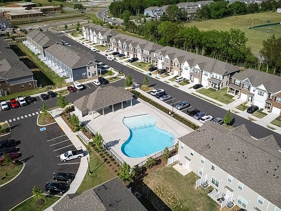 5th image of 464 Augustine Dr