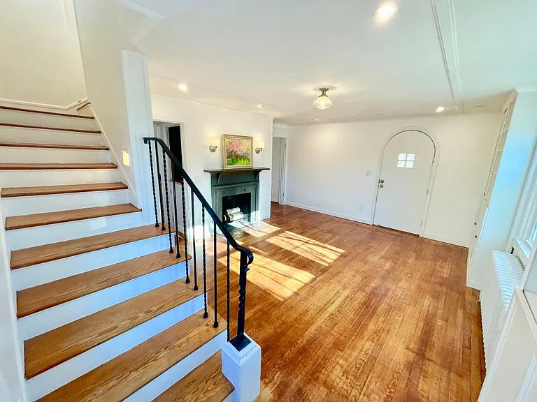 1309 N Glebe Rd — Photo 23