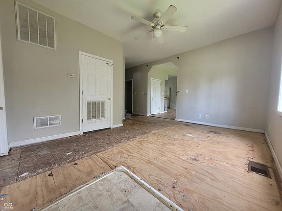 4th image of 932 W Main St