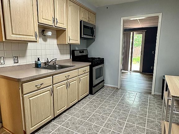 1st image of 3319 Ellwood Ave