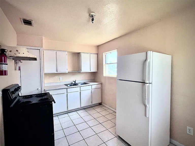 6802 Sayers St #A — Photo 14
