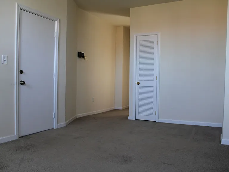 564 Race St — Photo 8