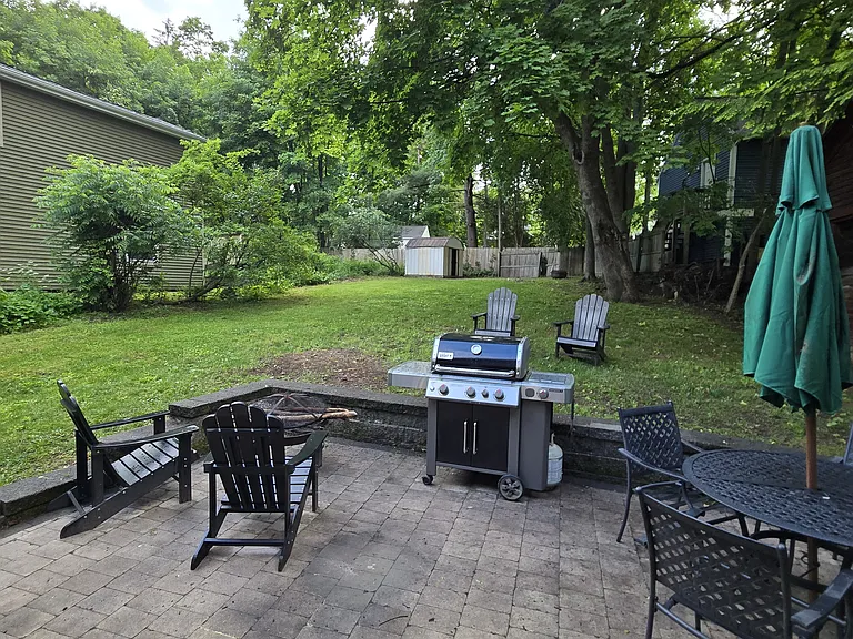 247 Maple Ave — Photo 8