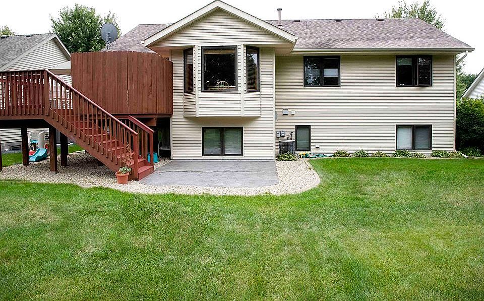2nd image of 965 Wildflower Ct