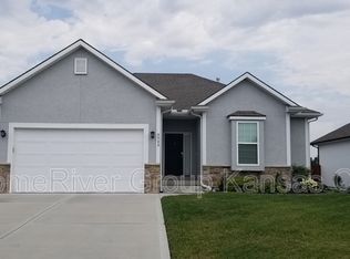 3732 NW Old Stagecoach Rd, Kansas City, MO 64154