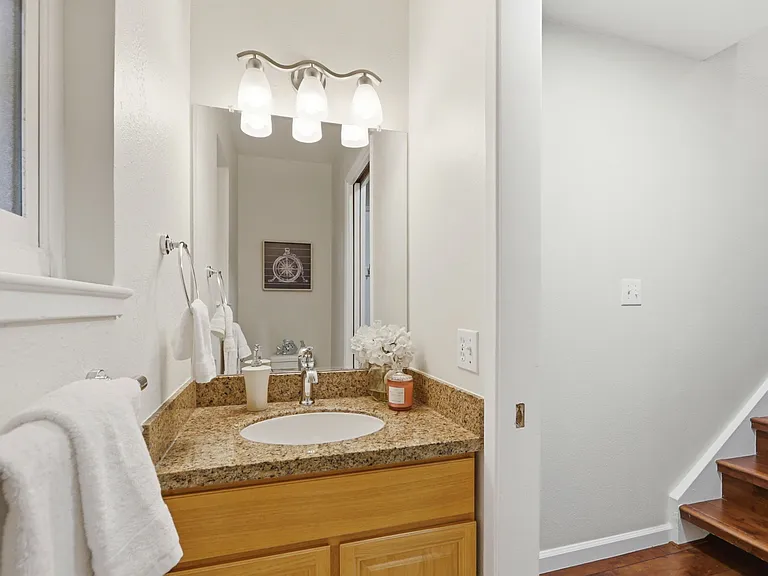 21063 Red Fir Ct — Photo 8