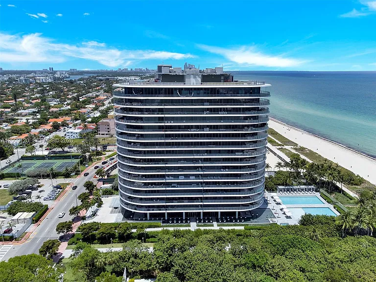 8701 Collins Ave #304 — Photo 44
