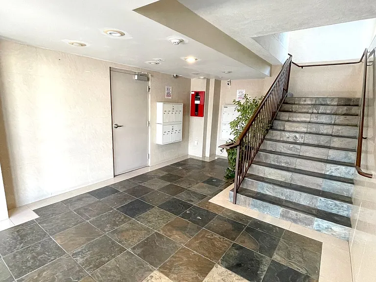 5330 Satsuma Ave — Photo 18