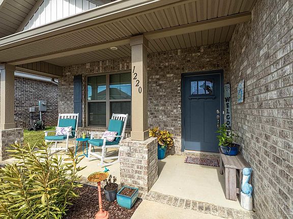 4th image of 1220 Meadow Trl