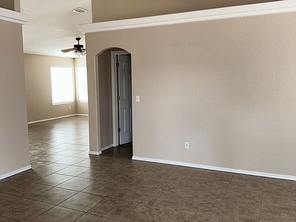 3rd image of 3301 Chemehuevi Blvd
