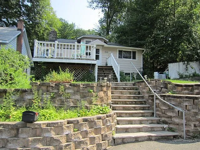 24 Highland Trl photo 1