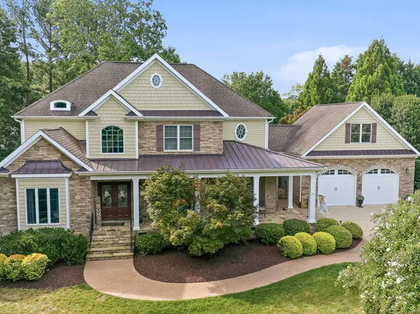 240 Norwalk St, Holly Springs, NC 27540