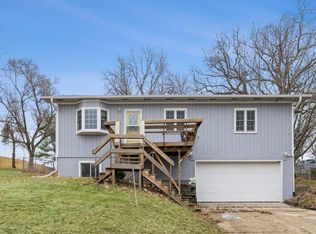 915 E Hackley Ave, Des Moines, IA 50315