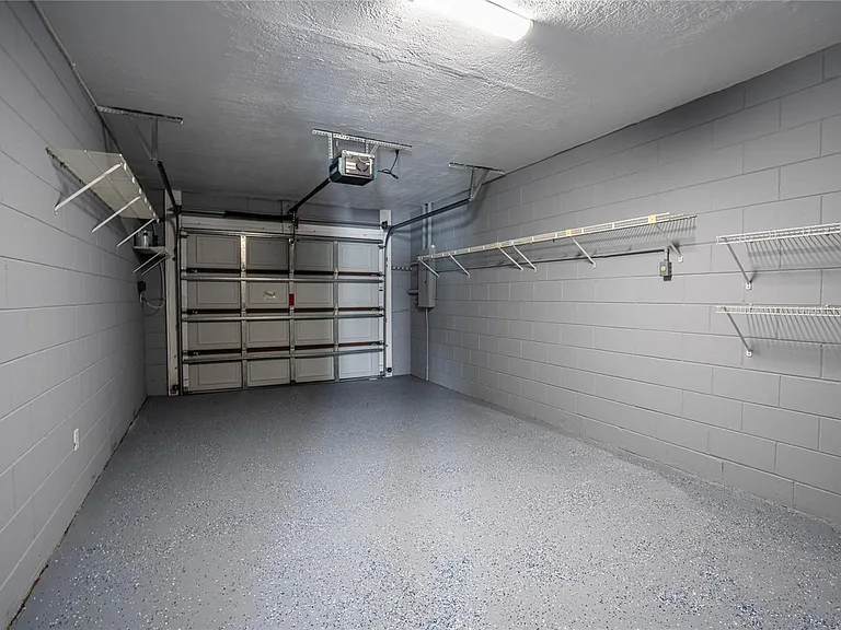 8 Huntley Ct #8 — Photo 13