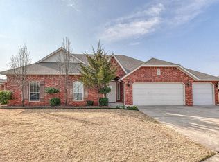 2940 Coach Ct, Norman, OK 73071