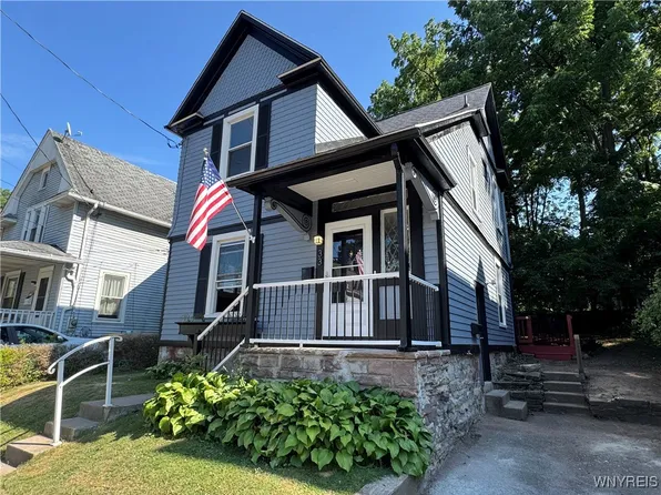 33 Oliver St, Lockport, NY 14094