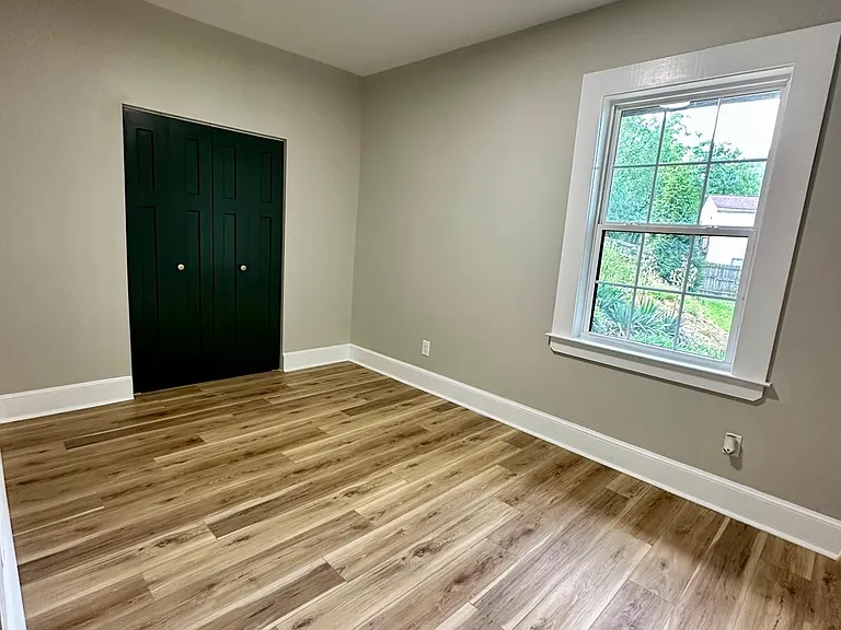 1368 Buena Vista Blvd SE #B — Photo 5