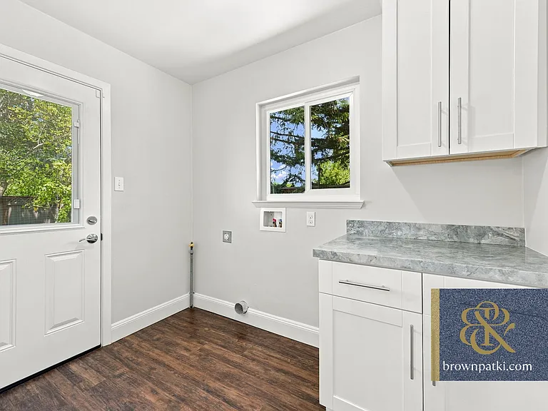 1042 Madison Ave — Photo 16
