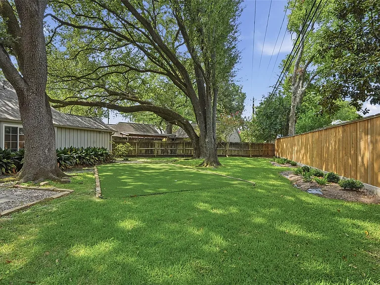 12435 Kimberley Ln — Photo 22