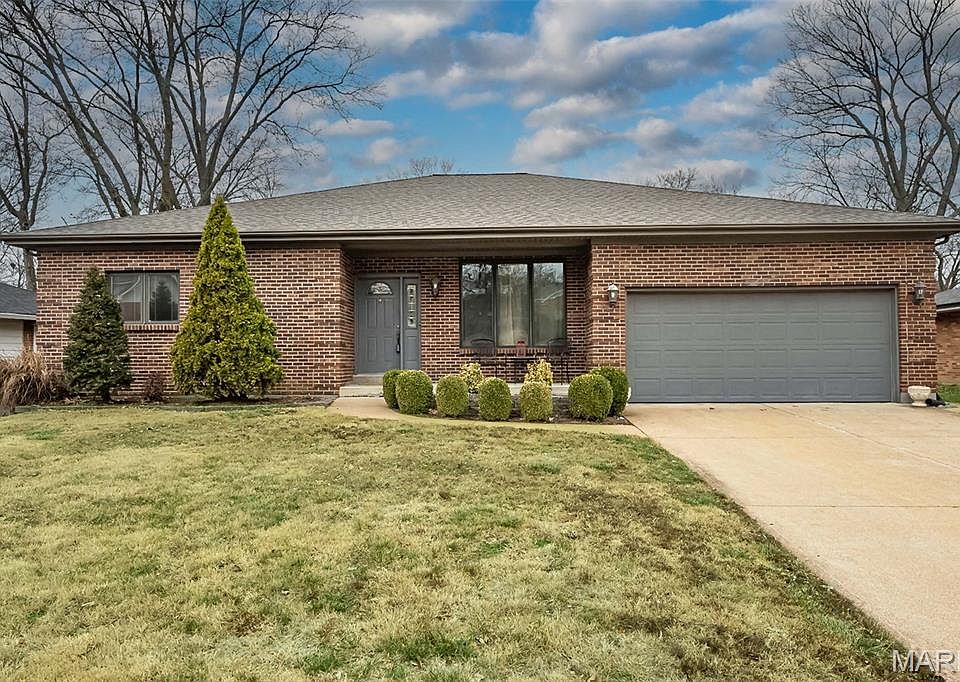 1st image of 51 Blackthorn Dr