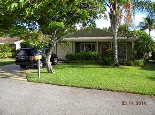 8391 Red Wagon Ln, Boca Raton, FL 33433