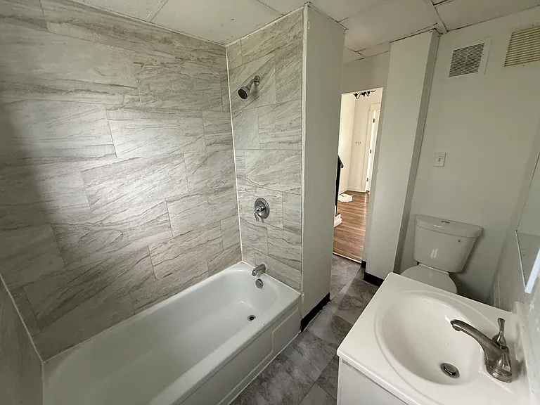 3922 Vinceton St — Photo 7