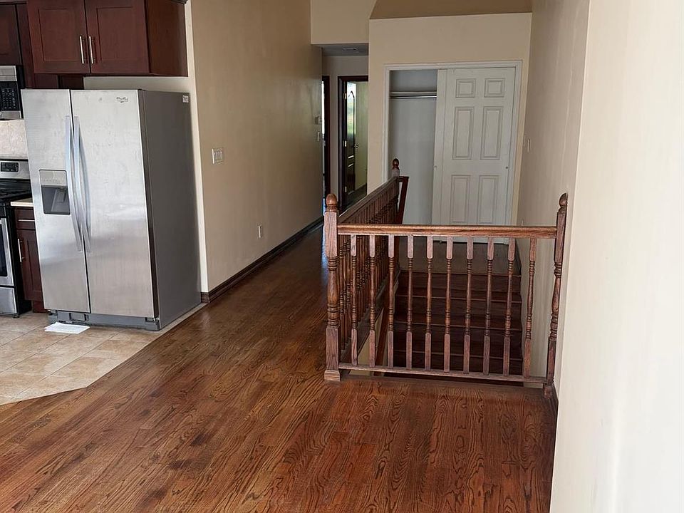 1st image of 17515 74th Ave #2